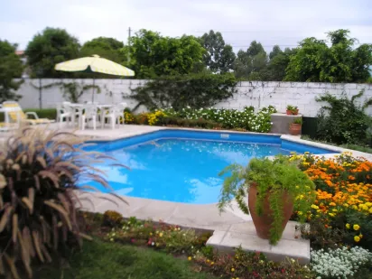 Ampliación de vivienda y piscina en Campo Santo