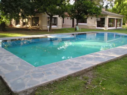 Piscina en Rosario de Lerma
