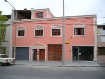 Vivienda unifamiliar y Local comercial
